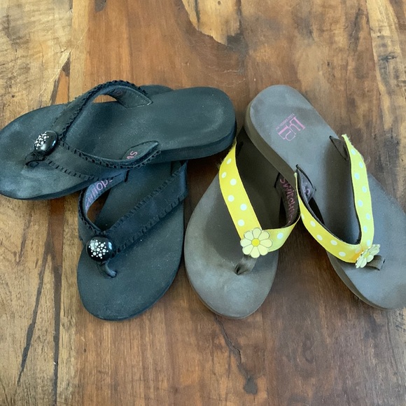 LuLu Switchflops 2 Pair - Picture 1 of 6